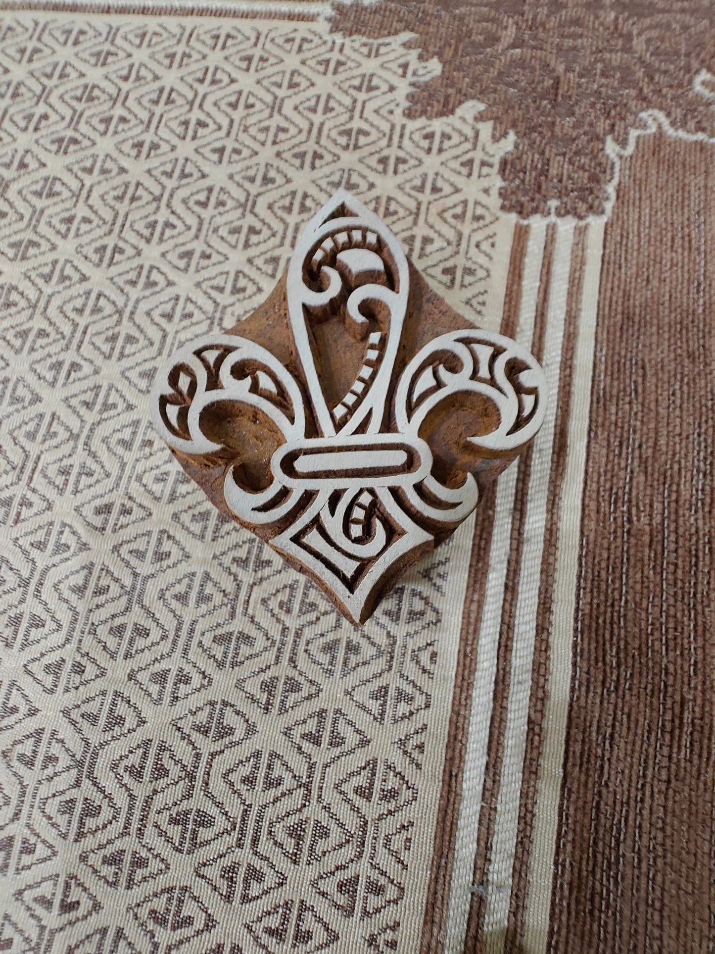 Fleur-de-lis pottery stamp ceramic mold scrapbooking tjap batik printing floral carved stamps.