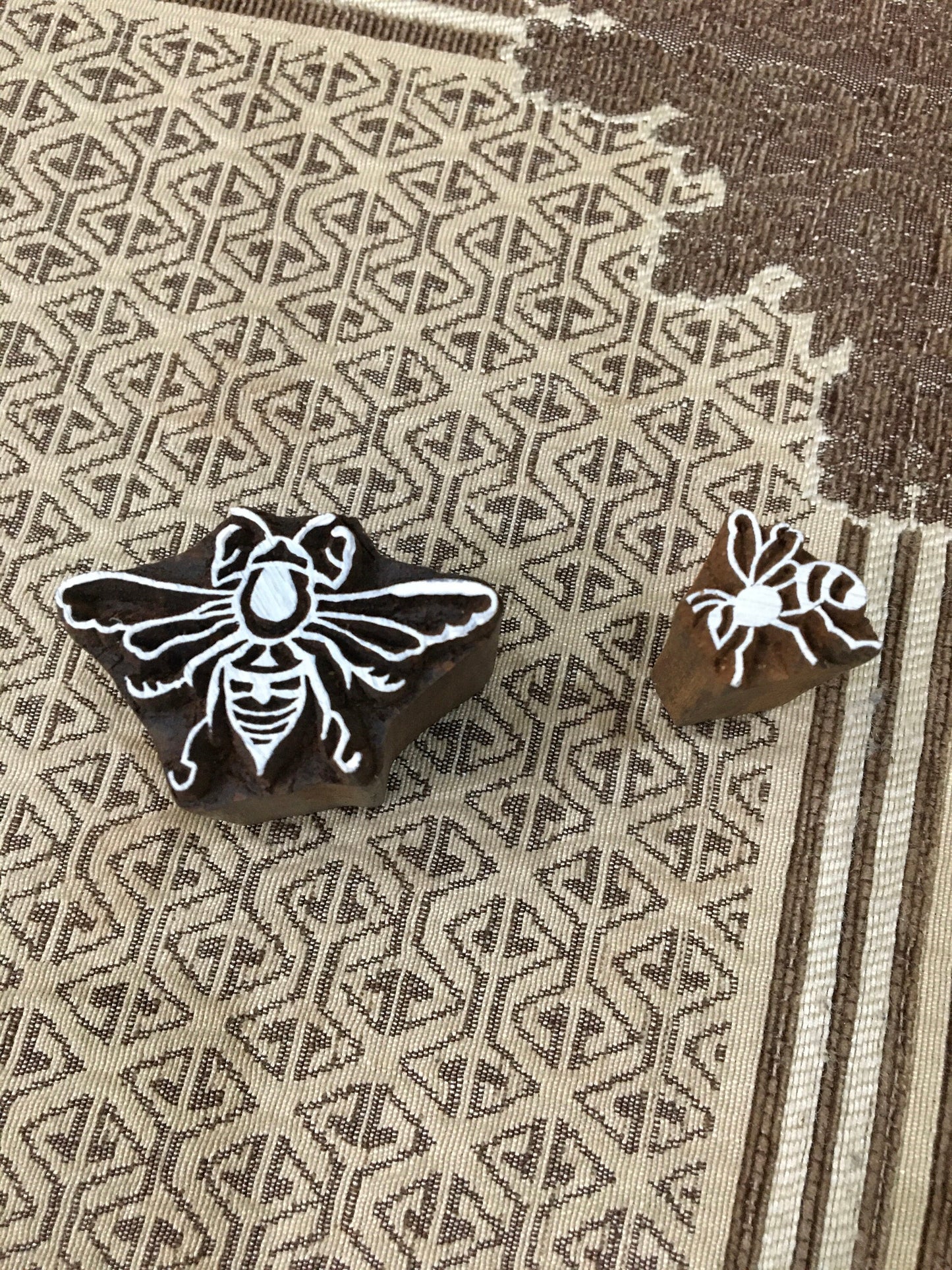Honey Bees pottery stamp ceramic mold scrapbooking carved stamps.hand carved Indian wood printing block; textile stamp; pottery stamp,