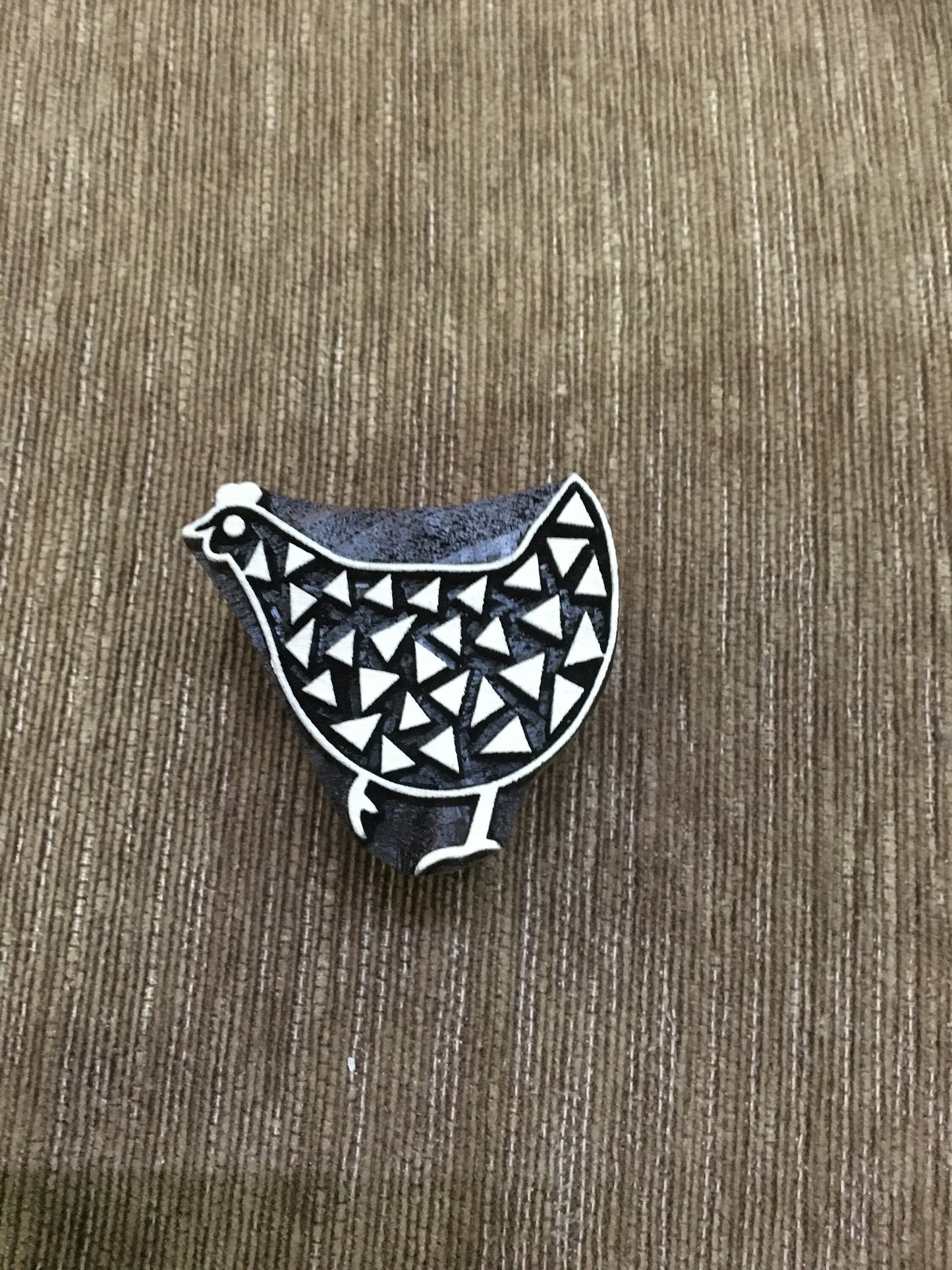 Funny Chickens Indian Artistic Handicraft Items Wooden Printing Block, pottery stamp ceramic mold tjap batik printing floral carved stamps.