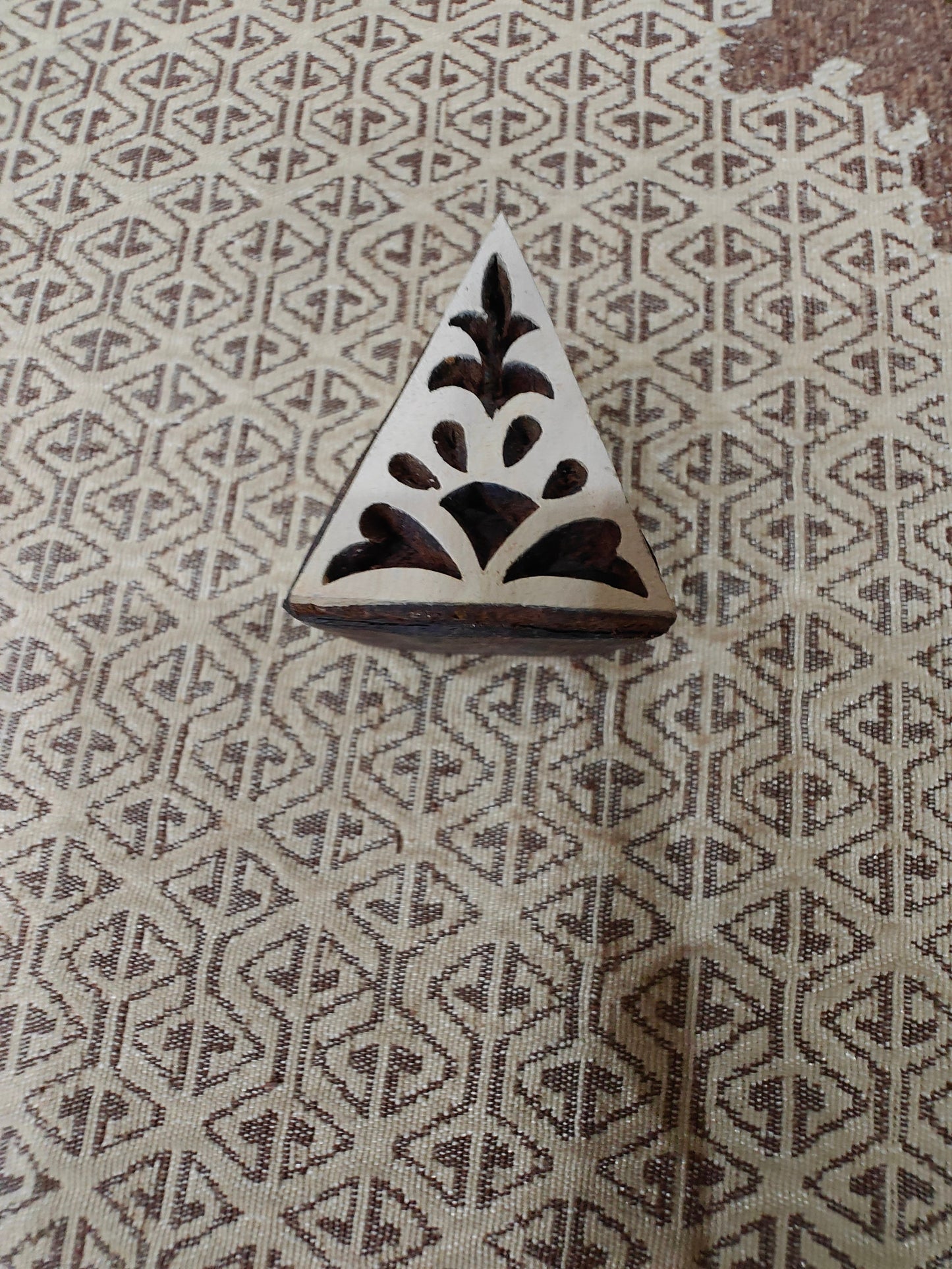 Mini triangle pottery stamp ceramic mold scrapbooking tjap batik printing floral carved stamps.