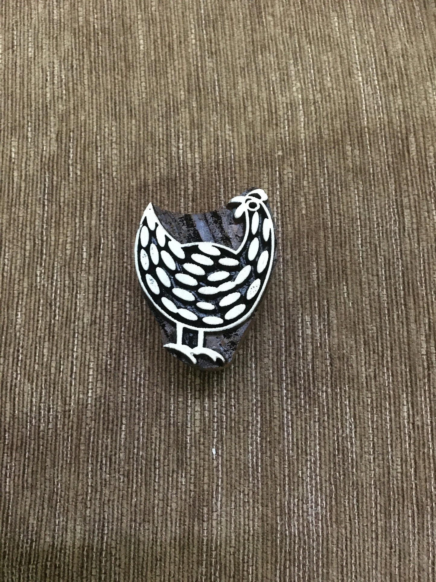 Funny Chickens Indian Artistic Handicraft Items Wooden Printing Block, pottery stamp ceramic mold tjap batik printing floral carved stamps.