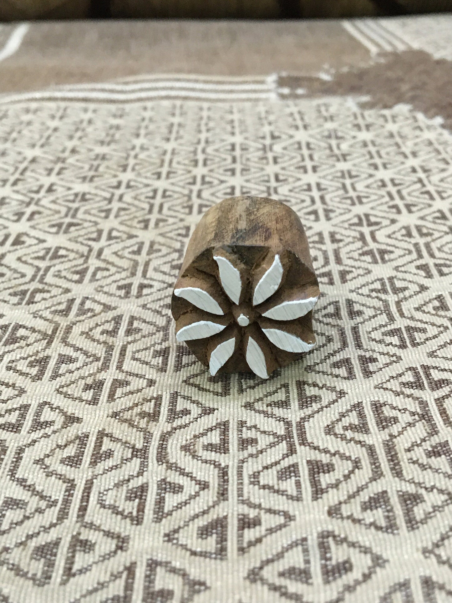 Mini Leaf Motif, Round Hand Carved Indian Wooden Stamp , Wood Block for Textile Fabric Stamping Henna Pottery DIY