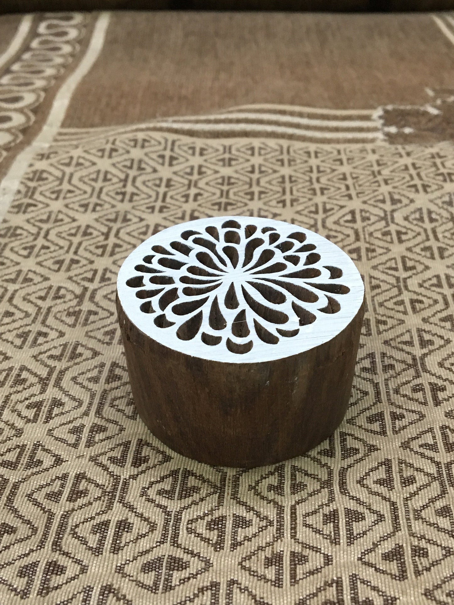 Mandala Leaves, Round Hand Carved Indian Wooden Stamp , Wood Block for Textile Fabric Stamping Henna Pottery DIY