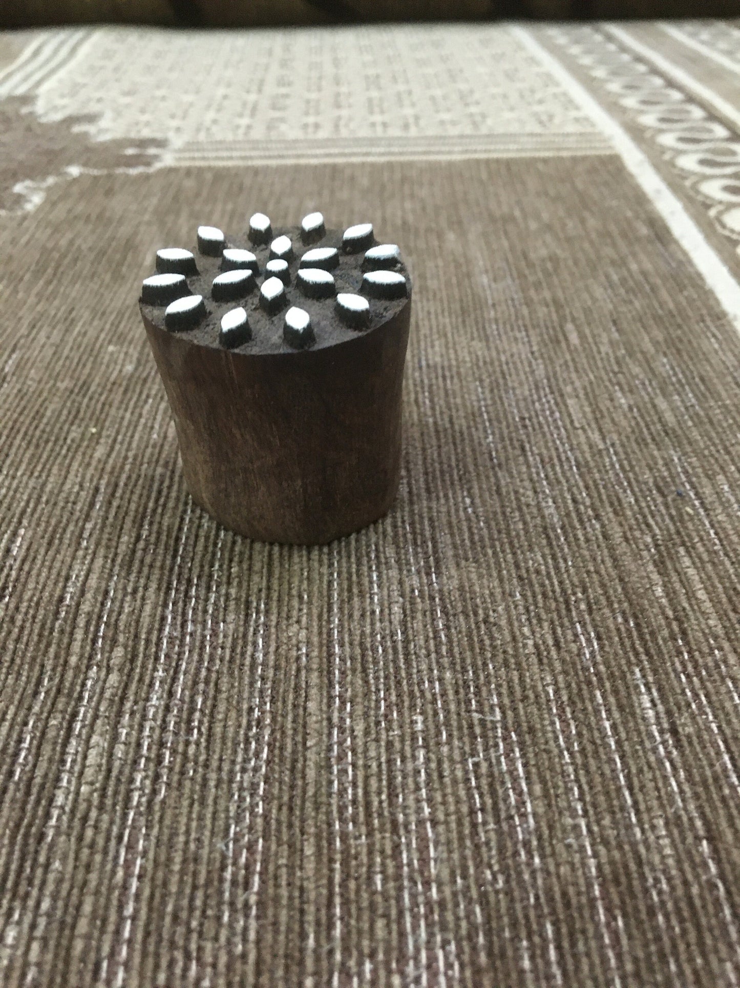 small leaves mandala,  Round Hand Carved Indian Wooden Stamp ,Wood Block for Textile Fabric Stamping Henna Pottery DIY