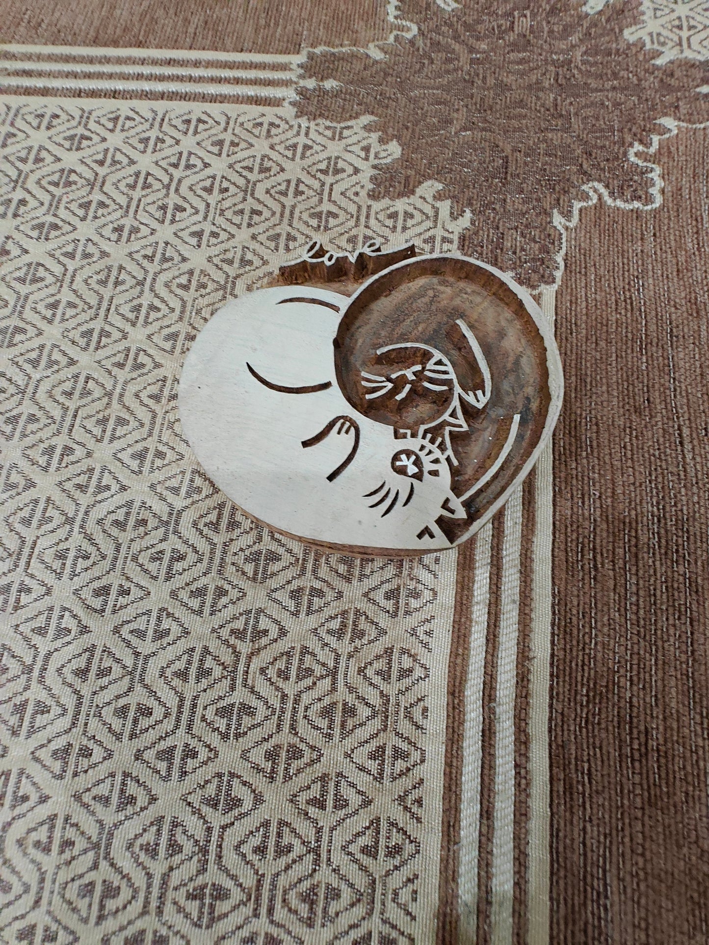 Loving Cat In Fengshui Heart pottery stamp ceramic mold scrapbooking tjap batik printing floral carved stamps.