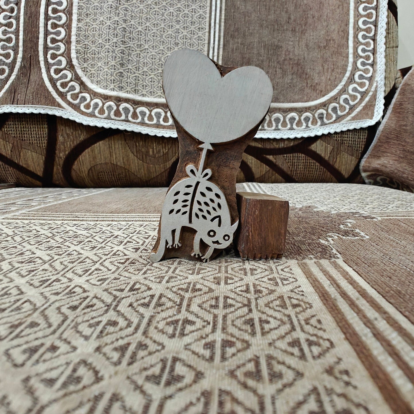 Hanging Cat On An Heart Balloon pottery stamp ceramic mold scrapbooking tjap batik printing floral carved stamps.