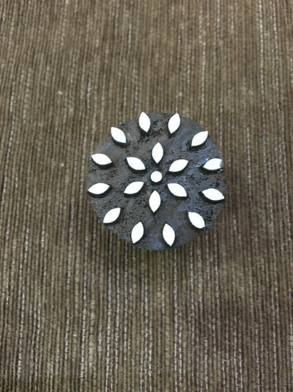 small leaves mandala,  Round Hand Carved Indian Wooden Stamp ,Wood Block for Textile Fabric Stamping Henna Pottery DIY