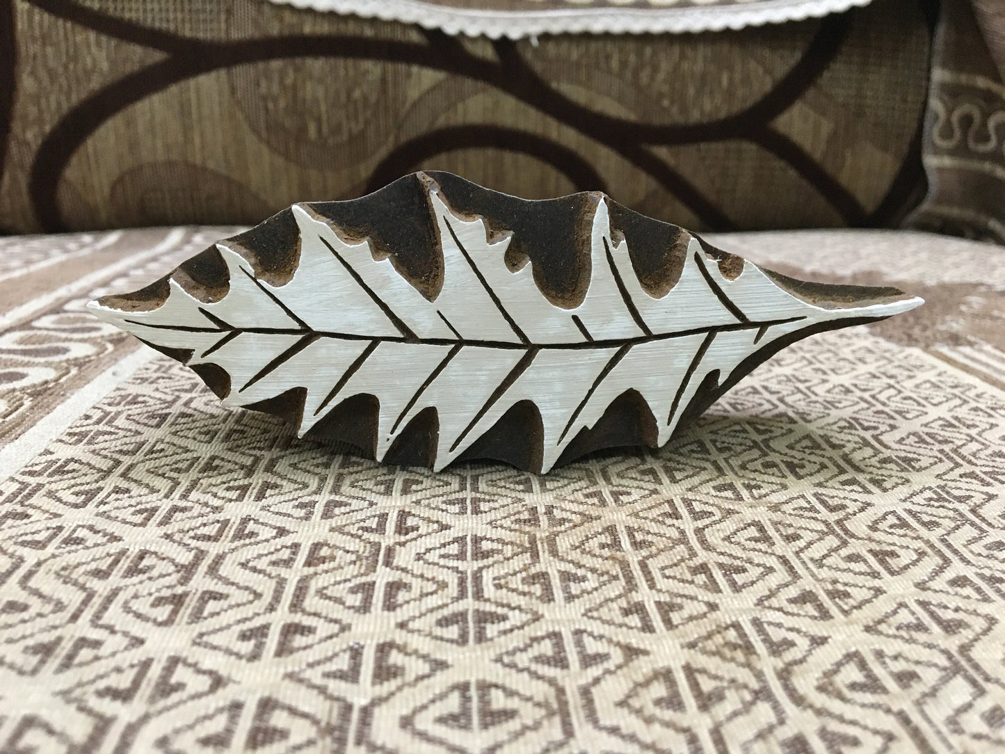 Red Oak Leaf 10 cm on the longest side, hand carved Indian wood printing block; textile stamp; pottery stamp,