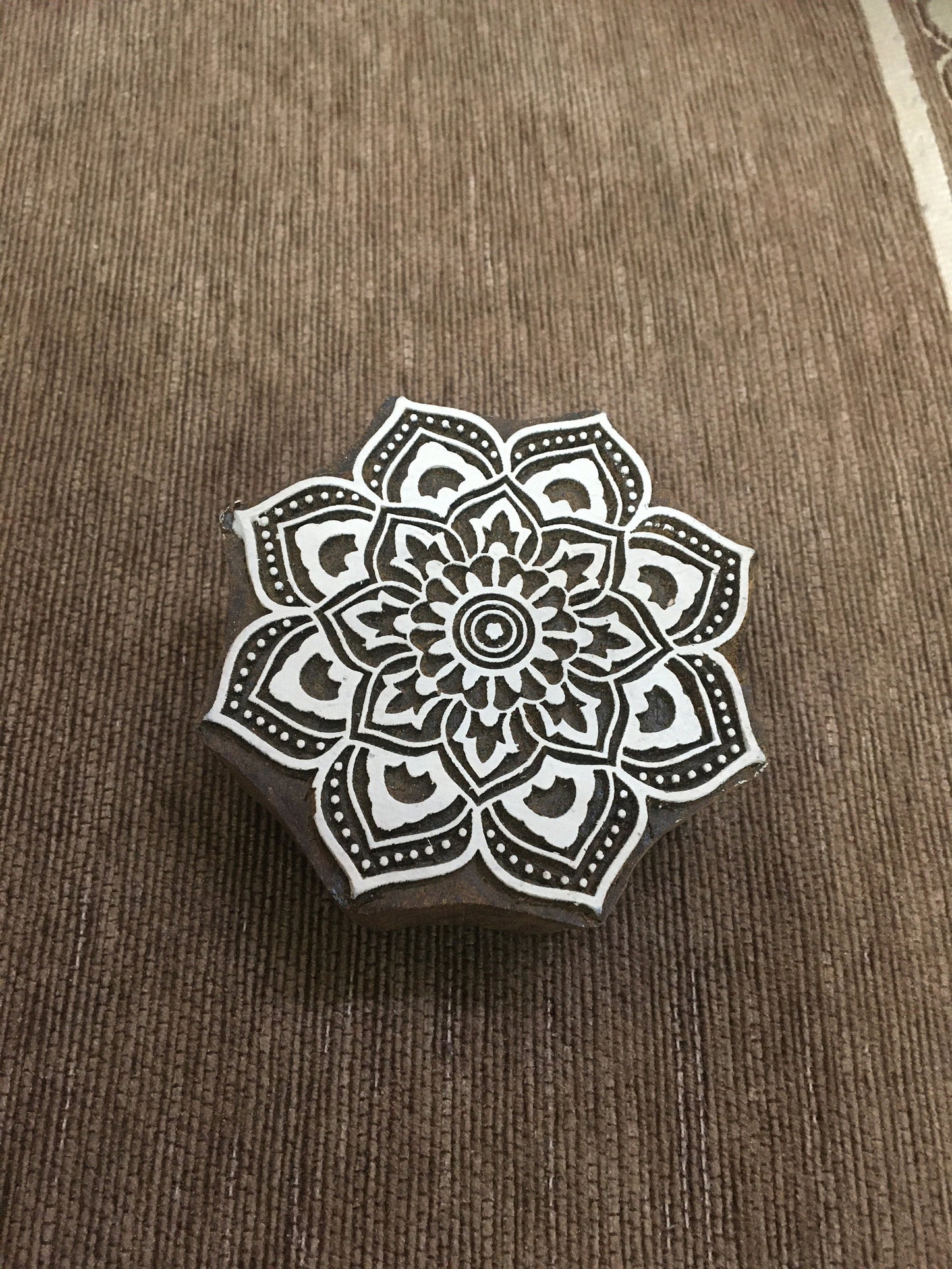 Large Indian Sunflower, Round Hand Carved Indian Wooden Stamp ,Wood Block for Textile Fabric Stamping Henna Pottery DIY